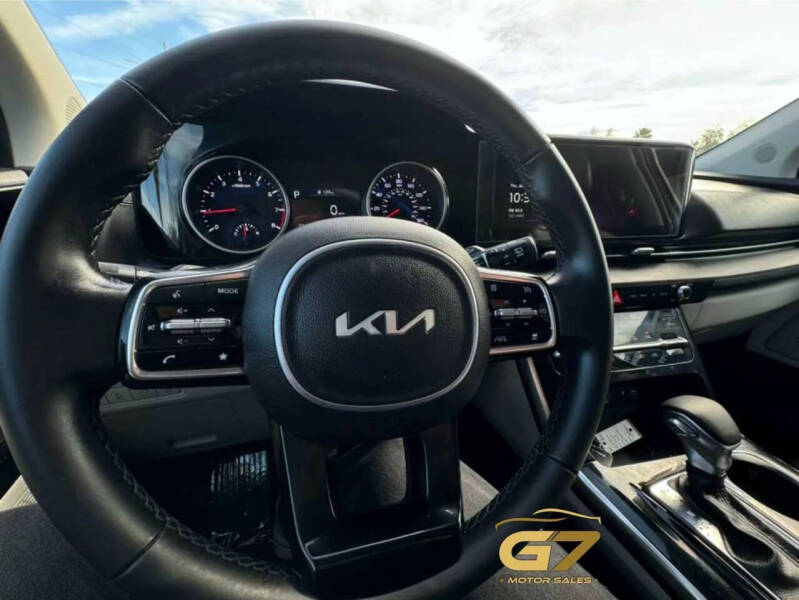 2023 Kia Carnival EX