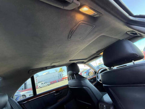 2005 Lexus LS 430