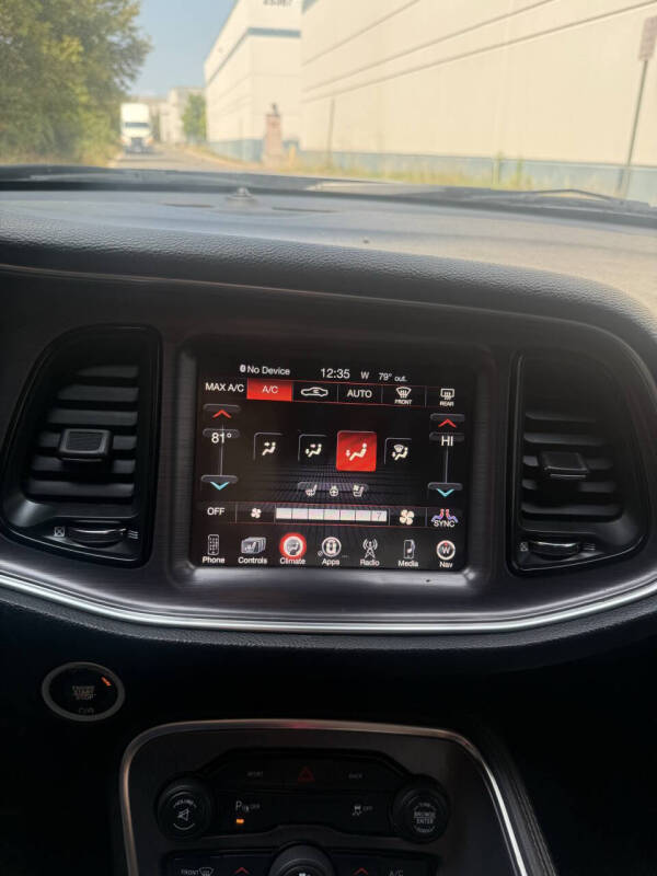 2016 Dodge Challenger SXT Plus