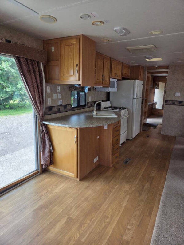 2009 Jayco Jayflight Bungalow 41' Park Model Delivery Available