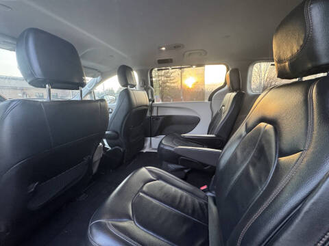 2017 Chrysler Pacifica Touring-L