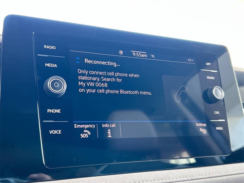 2025 Volkswagen Taos SE