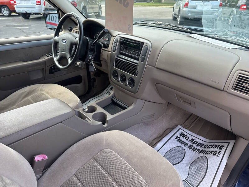 2004 Ford Explorer XLT