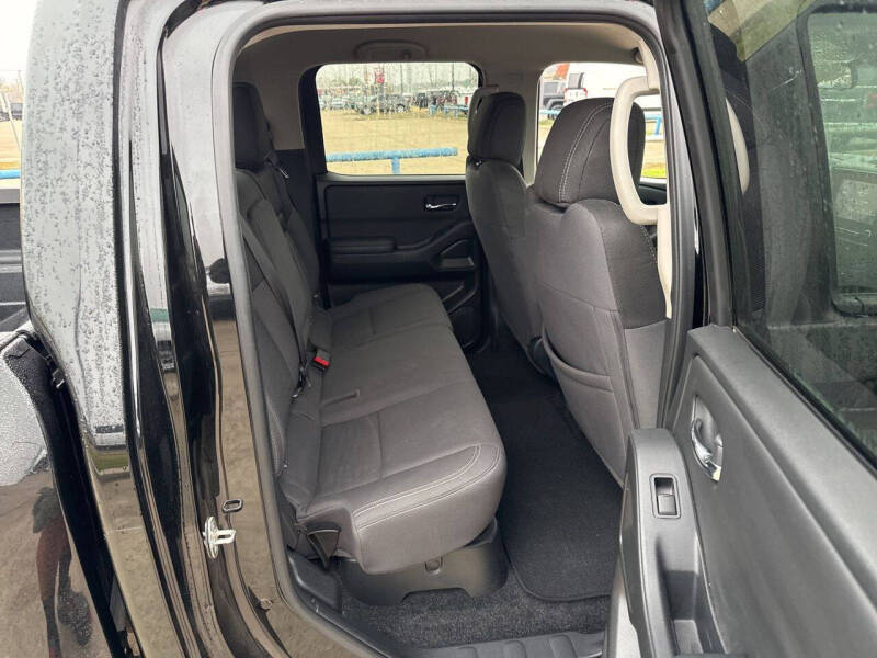 2023 Nissan Frontier SV