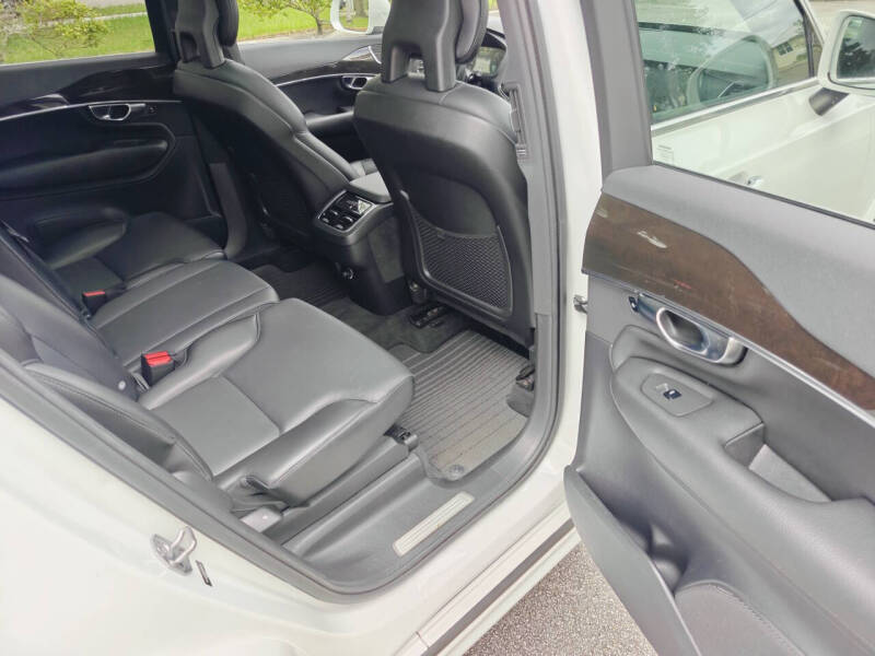 2018 Volvo XC90 T5 Momentum 7-Passenger