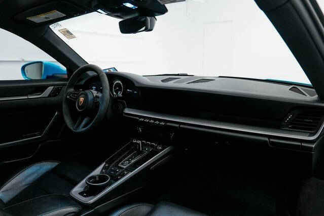 2020 Porsche 911 Carrera