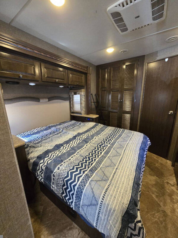 2017 Thor Motor Coach Windsport