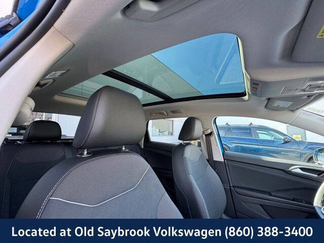 2025 Volkswagen Taos SE Black