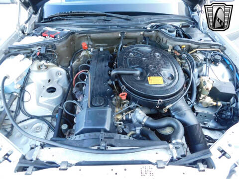 1990 Mercedes-Benz 300-Class 300 SE