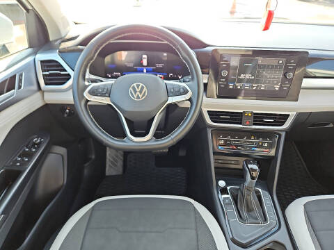 2025 Volkswagen Taos SE