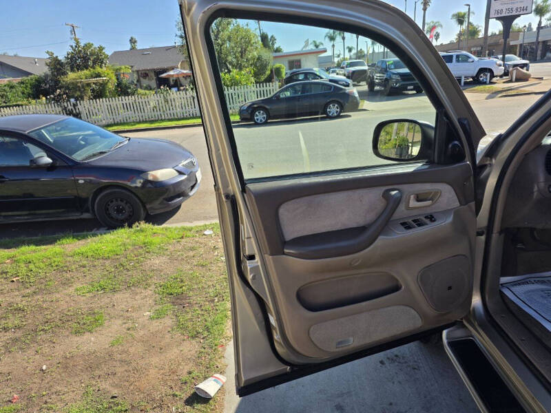 2002 Toyota Sequoia SR5