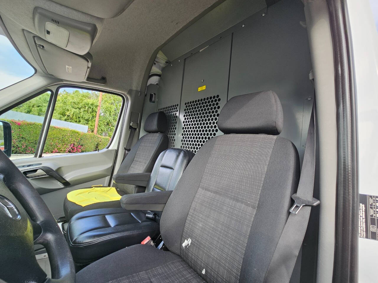 2015 Mercedes-Benz Sprinter 27