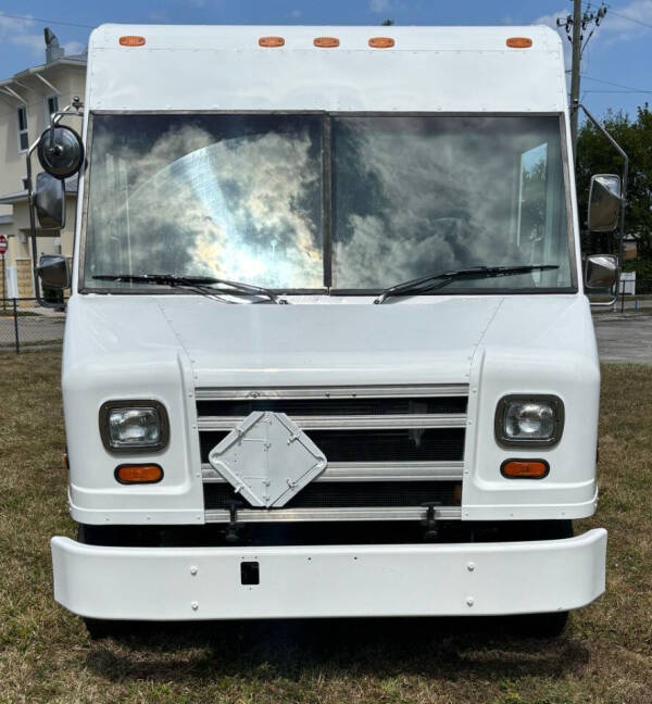 2004 Freightliner MT45 Chassis