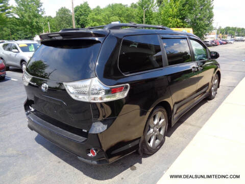 2013 Toyota Sienna SE 8-Passenger