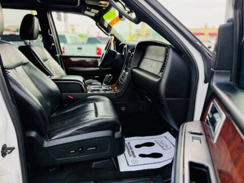 2016 Lincoln Navigator Select