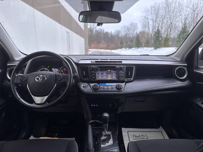 2017 Toyota RAV4 Hybrid XLE