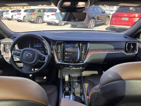 2024 Volvo V60 Cross Country B5 Plus