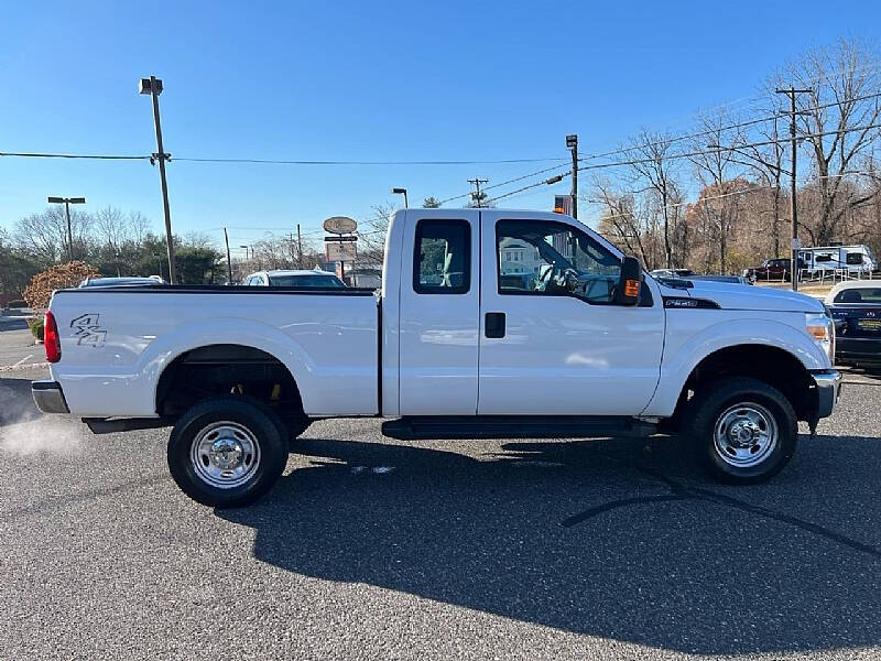 2016 Ford F-350 Super Duty Lariat photo 10