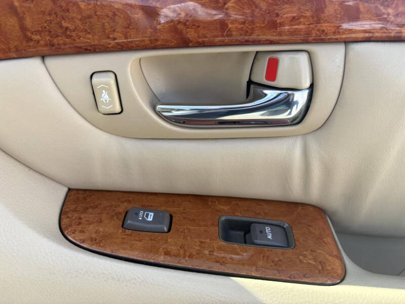 2005 Lexus LS 430