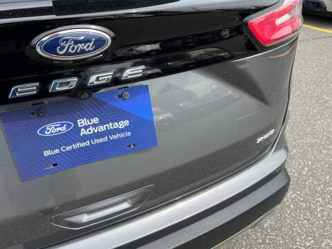 2022 Ford Edge Titanium