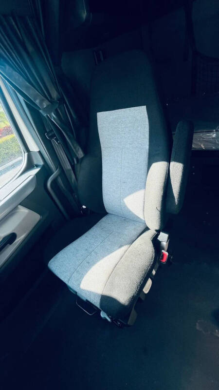 2021 Freightliner Cascadia