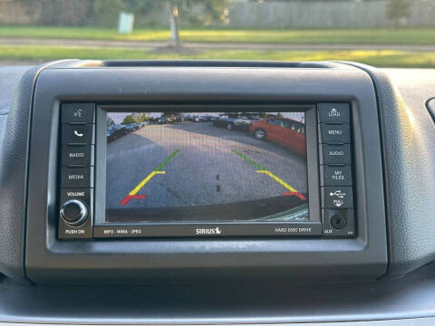 2011 Volkswagen Routan SE