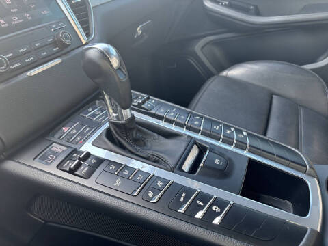 2017 Porsche Macan Turbo