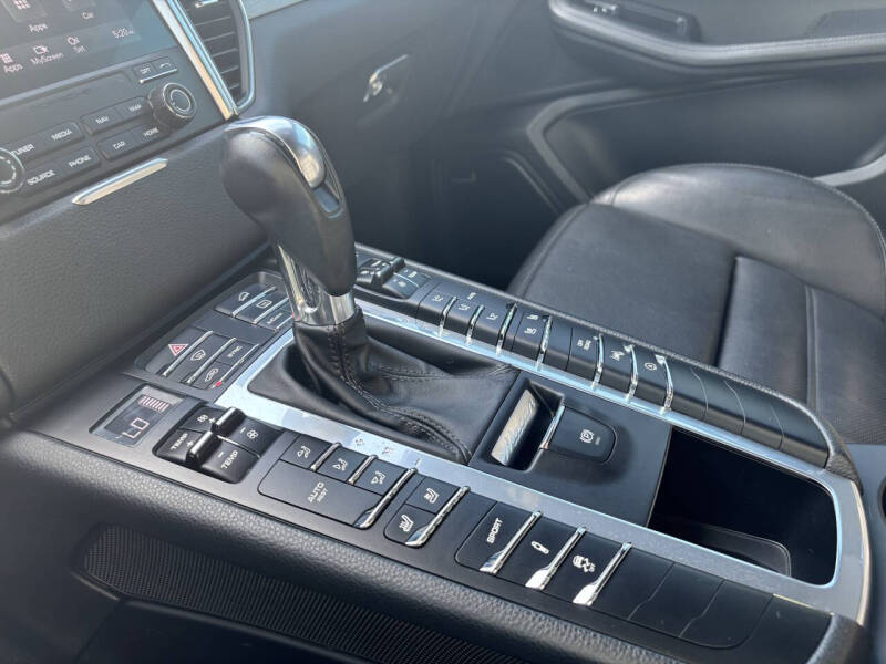 2017 Porsche Macan Turbo