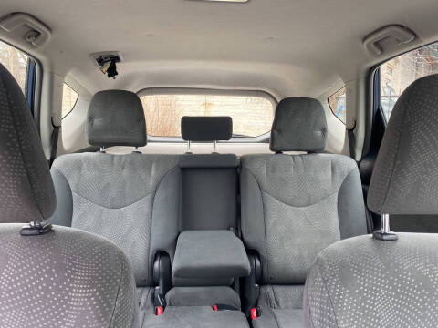 2013 Toyota Prius v Five