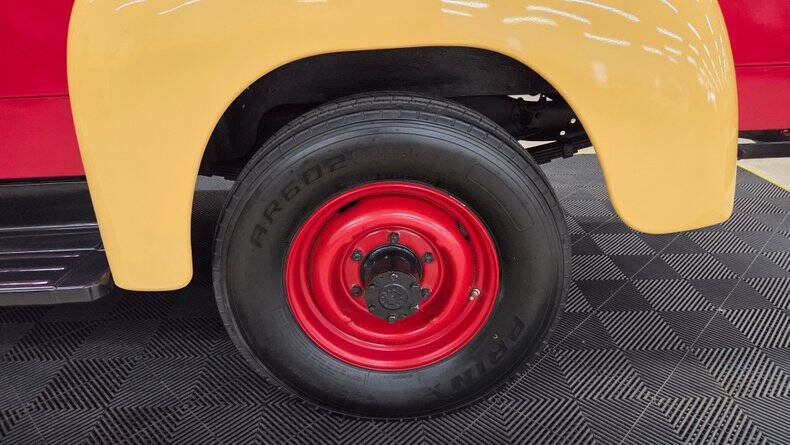 1953 International L-120 Series