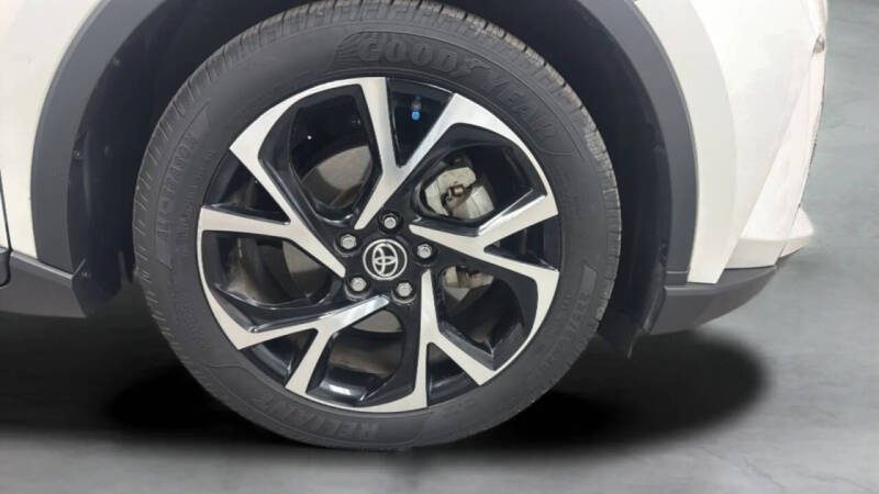 2021 Toyota C-HR XLE