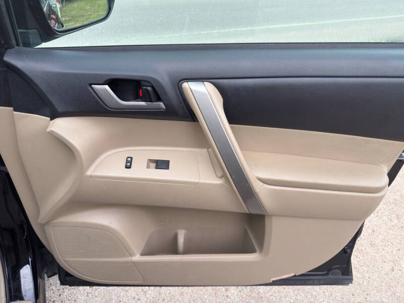 2013 Toyota Highlander SE