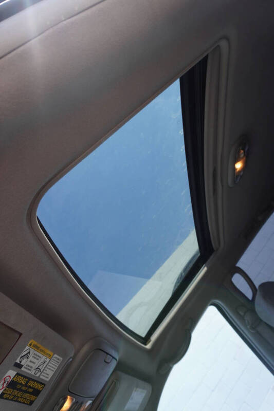 2005 Toyota Sequoia SR5