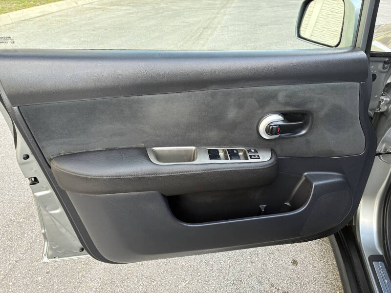 2011 Nissan Versa 1.8 S