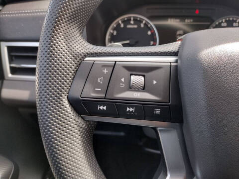 2026 Mitsubishi Outlander ES