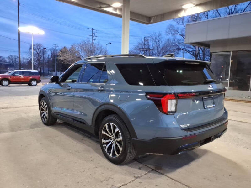 2025 Ford Explorer ST-Line