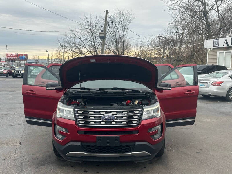 2016 Ford Explorer XLT photo 25