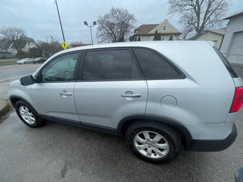 2013 Kia Sorento for sale at Mike's Auto Sales in Rochester NY