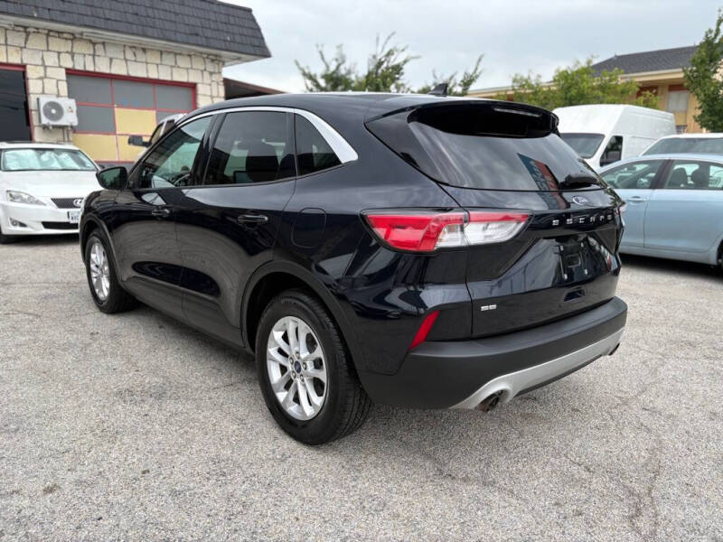 2021 Ford Escape SE