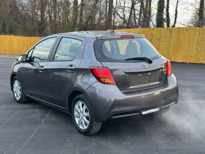 2015 Toyota Yaris 5-Door LE