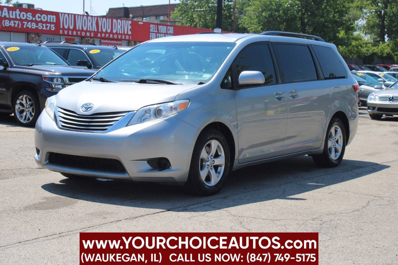 2017 Toyota Sienna LE 7 Passenger Auto Access Seat 4dr Mini Van's photo