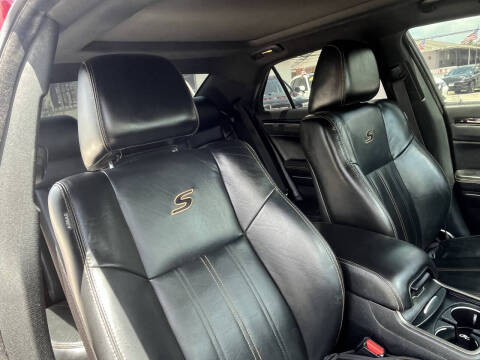 2018 Chrysler 300 S