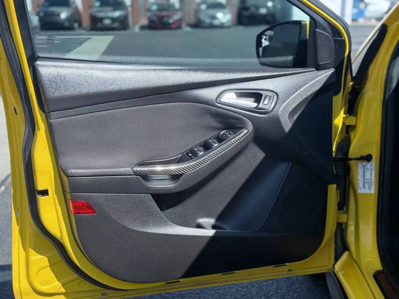 2017 Ford Focus ST