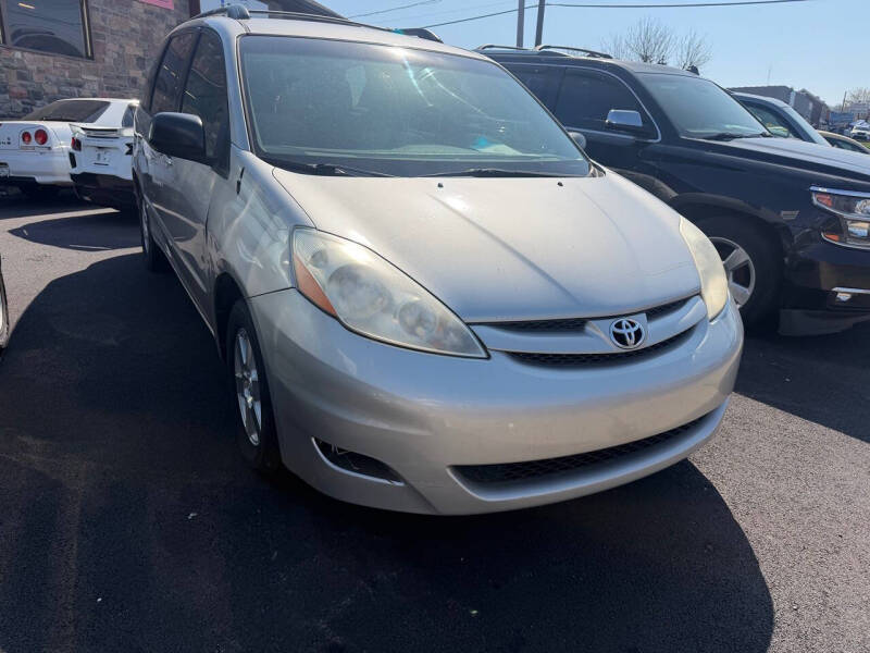 2009 Toyota Sienna LE 7-Passenger