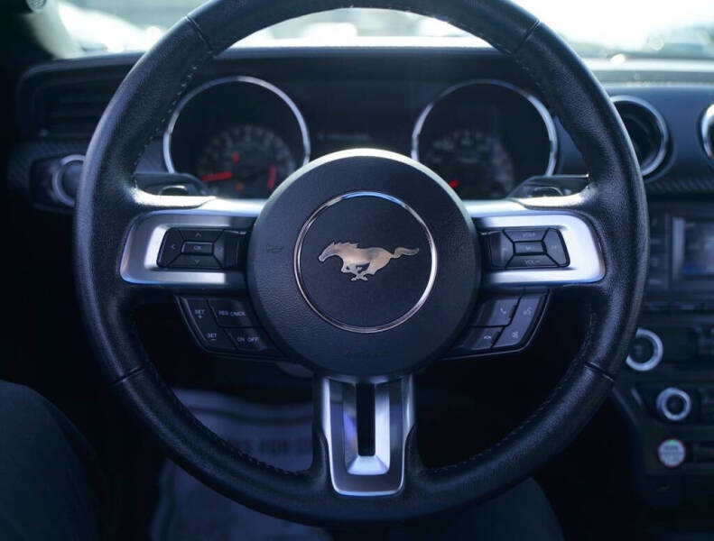 2017 Ford Mustang V6