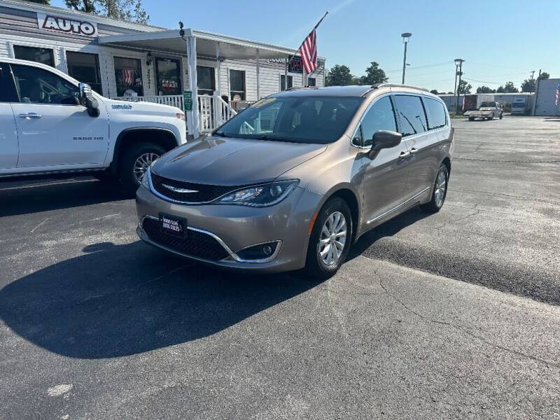 2017 Chrysler Pacifica for sale at Grand Slam Auto Sales in Jacksonville NC