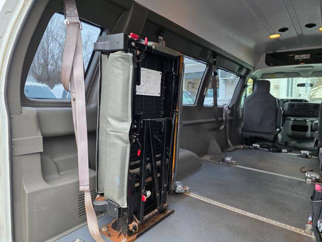 2012 Ford E-Series E-350 SD
