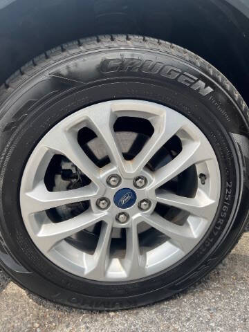 2020 Ford Escape SE