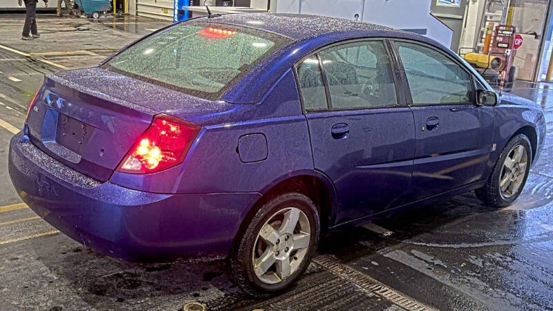 2006 Saturn ION 3's photo