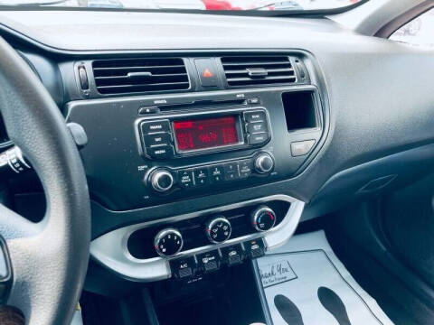 2015 Kia Rio 5-Door LX